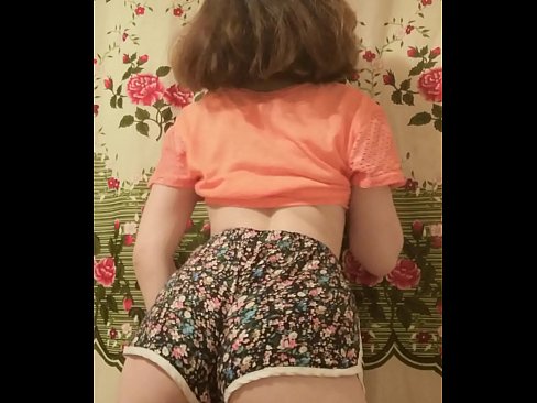❤️ Сексуалды жас сәби камерада шорттарын шешіп жатыр ❤️ Сандық видео  kk.sexindrag.ru ❌️❤